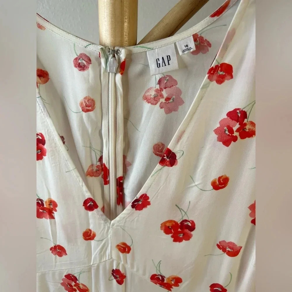 Gap dress size 16 - pit to pit 20 inches 37 inches long - Picture 4 of 8